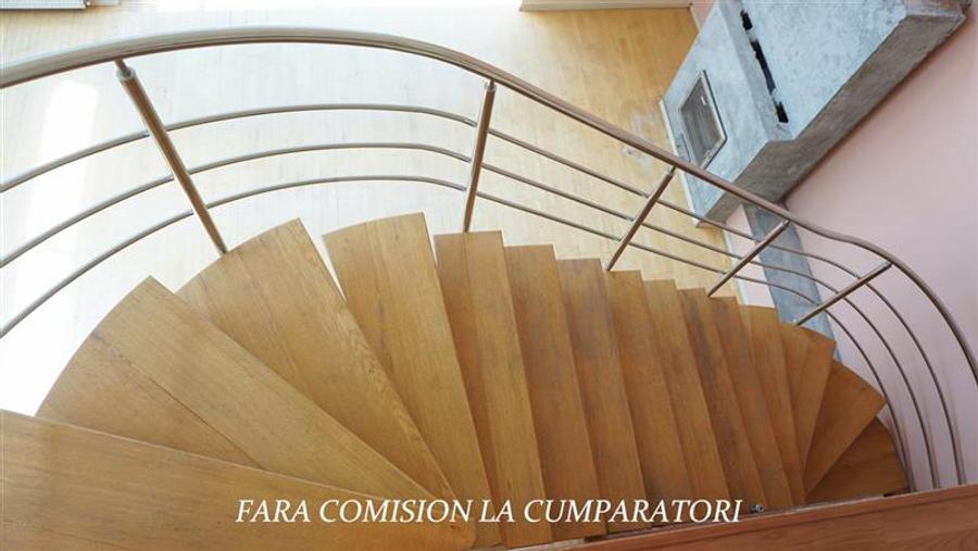 Casă individuală cu 12 camere cu Piscina în Central