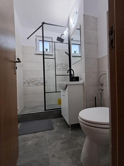 Garsonieră decomandată în Precista
