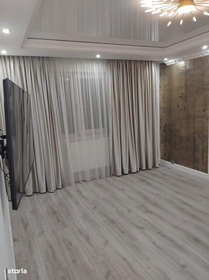 Apartament cu 3 camere semidecomandat în Tomis Nord