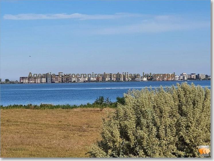 Teren Construcții intravilan de 30000 mp, în Periferie