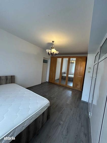 Apartament cu 3 camere semidecomandat în Ultracentral