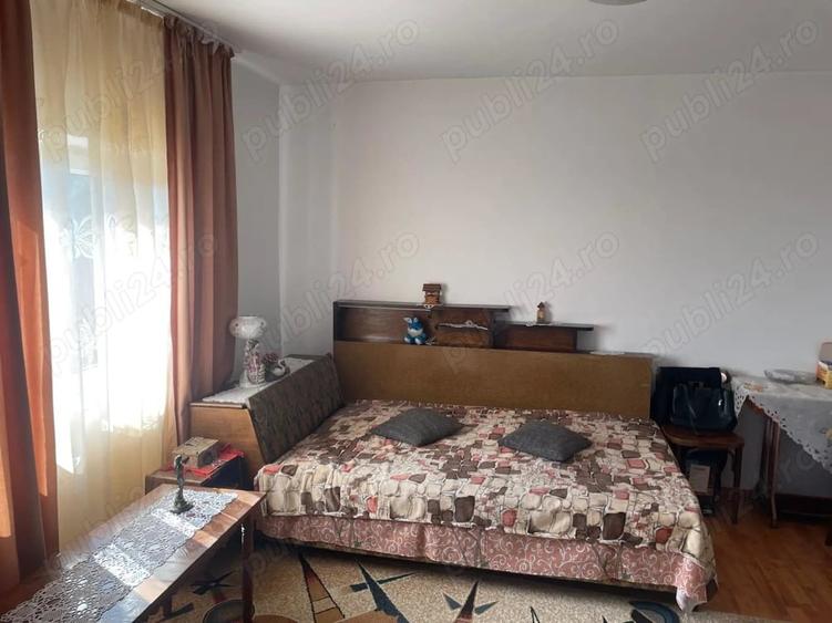 Casă cu 4 camere cu Teren 754 Mp în Central