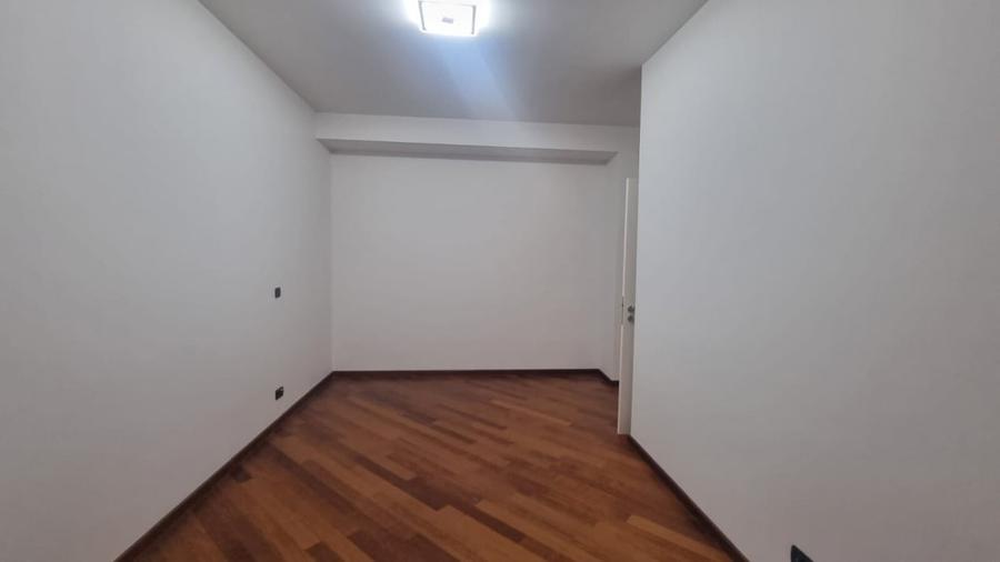 Apartament cu 5 camere decomandat, mobilat în Primăverii