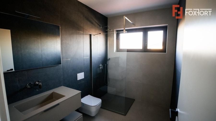 Casă individuală cu 5 camere cu Canalizare în Calea Urseni