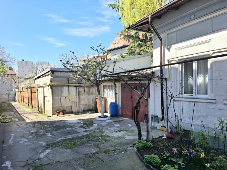 Casă individuală cu 5 camere cu Canalizare în Polonă