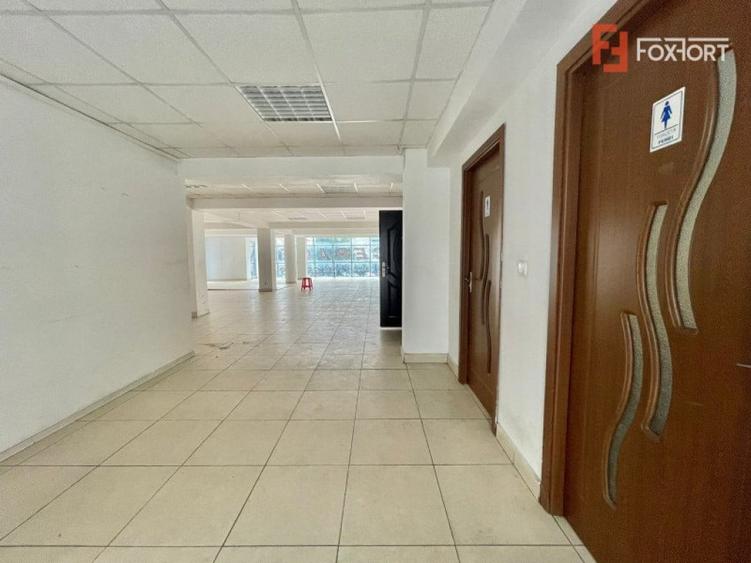 Spațiu comercial, de 585 mp, în Simion Bărnuțiu