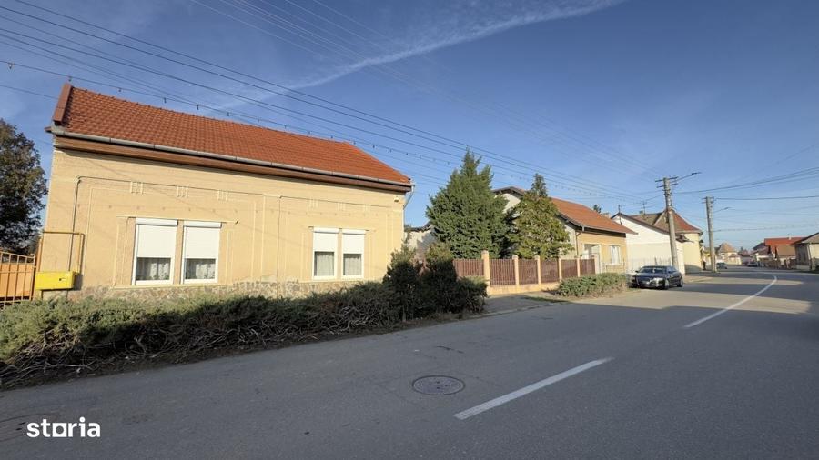 Casă cu 4 camere în Central
