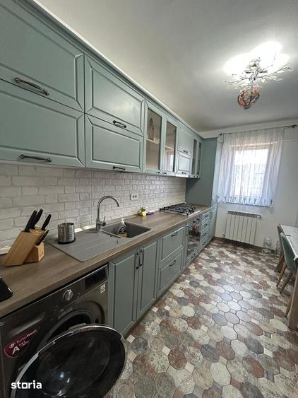 Apartament cu 3 camere decomandat în Rediu