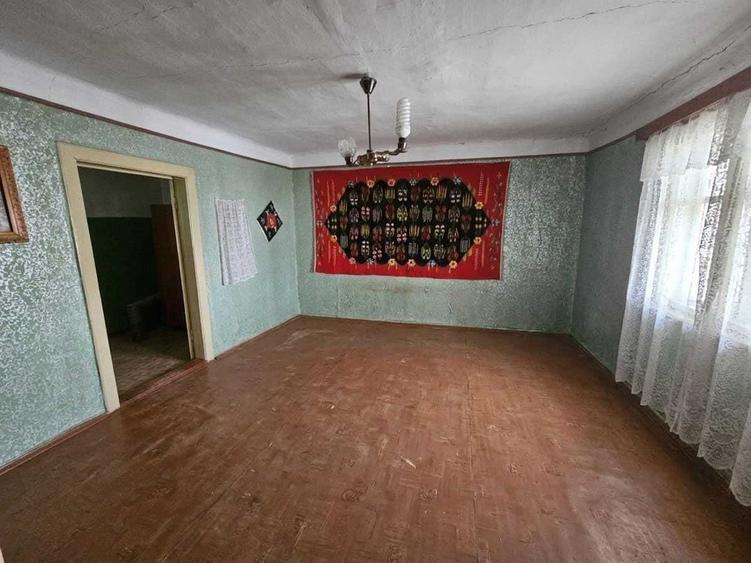 Casă cu 4 camere în Pietroșani
