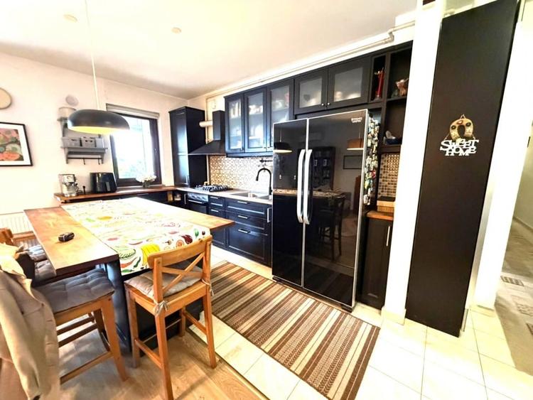 Apartament cu 4 camere decomandat, mobilat în Bragadiru