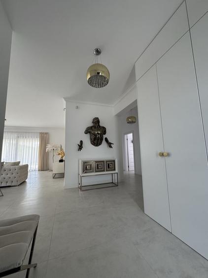 Casă cu 4 camere în Păulești