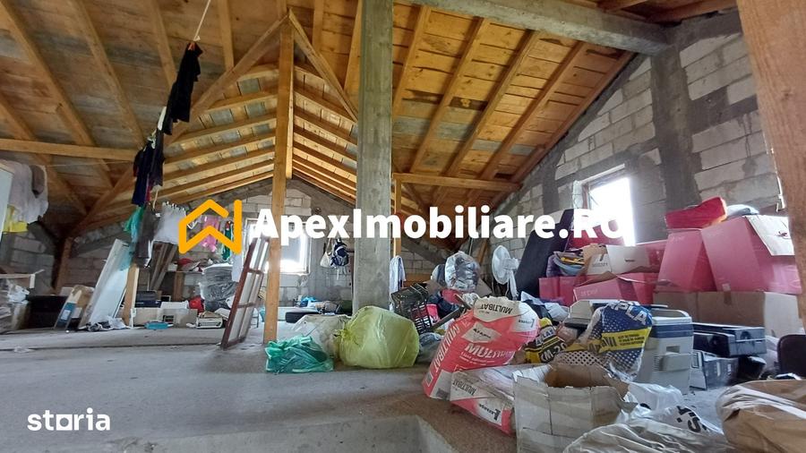 Casă cu 4 camere cu Teren 883 Mp în Varlaam