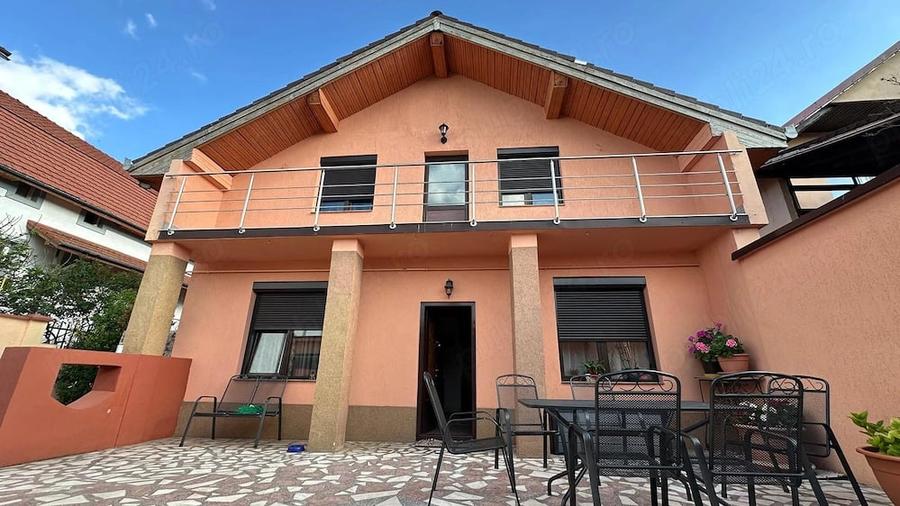 Casă cu Teren 1420 Mp în Ghiroda