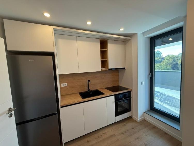 Spatiu birou de inchiriat - 2 camere Decomandat - 10