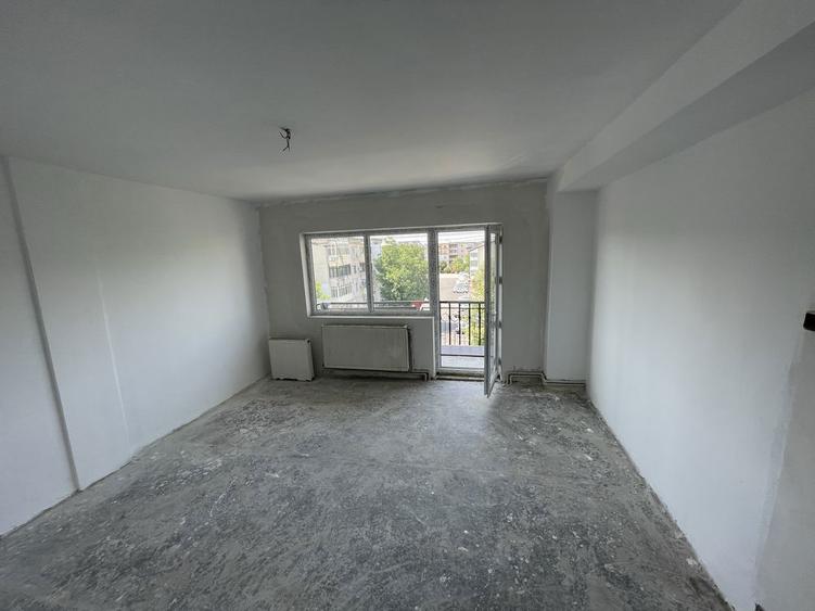 Apartament de vanzare - 3