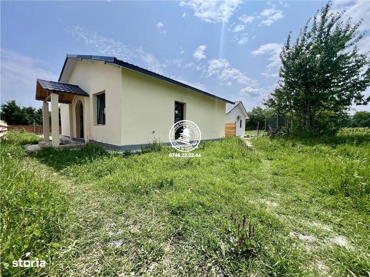 Case cu 3 camere si 500mp de teren in Voinesti - 1