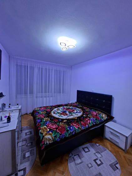 Ofer de inchiriat 3 camere - 5