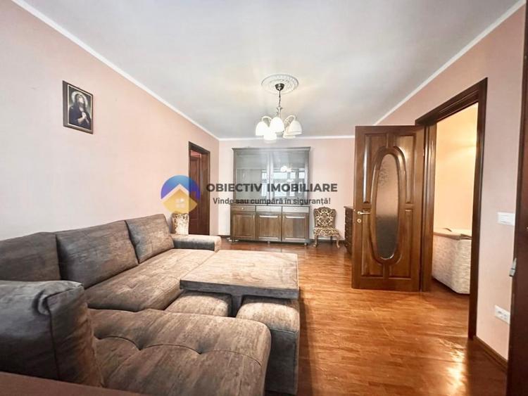 Apartament  3 camere CENTRU Piata Stefan cel Mare - 1