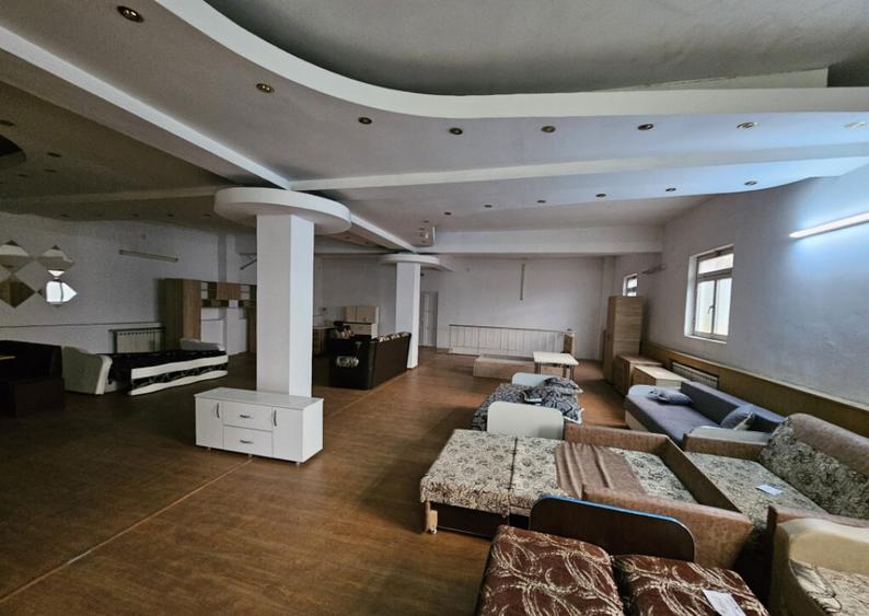 Spa?iu comercial in Tg Jiu, strada 1 Decembrie 1918 - 2