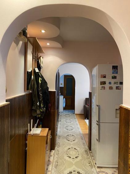 3 camere  etajul 3/4 zona Alexandru Cel Bun - 4