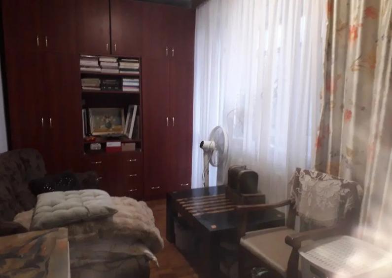 Apartament Cu 3 Camere Semidecomandate - Etaj 2 - Zona Ultracentral - 1