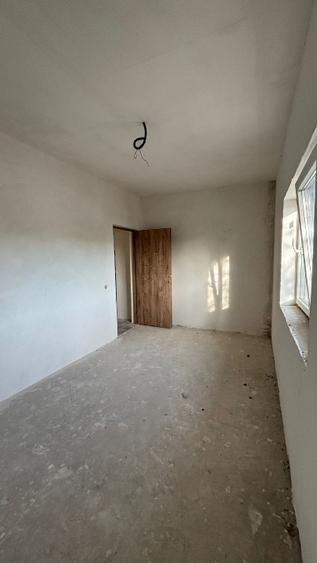 Casa de vanzare 150 mp suprafata utila +80 mp curte  - 6