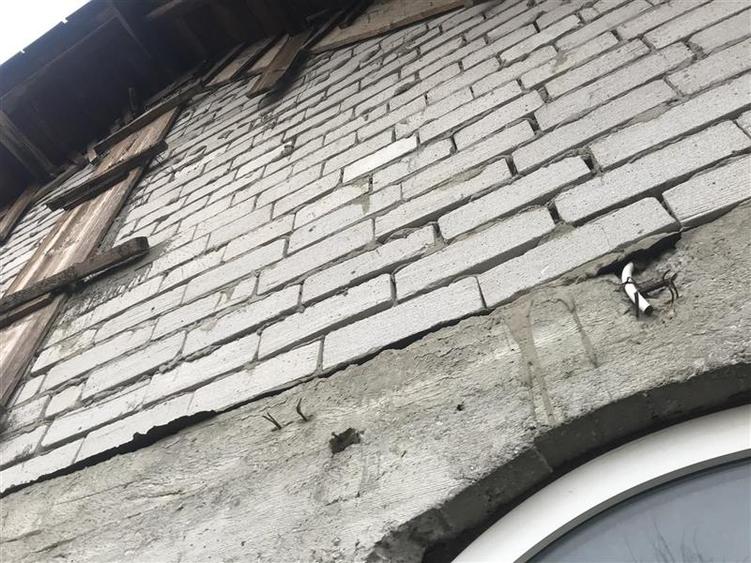 Casa de vanzare in Golesti, parter si etaj , 220 mp construiti , teren 916mp, la - 2