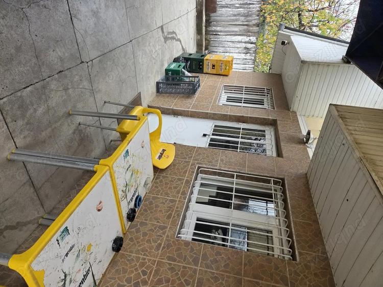 Casa batraneasca de vanzare plus magazin - 2