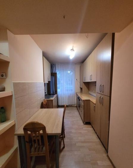 Inchiriez apartament decomandat Milea OMV - 1