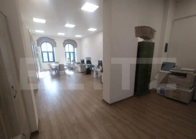 Cladire istorica, 5 camere, 600 mp, spatiu comercial+birouri - 8