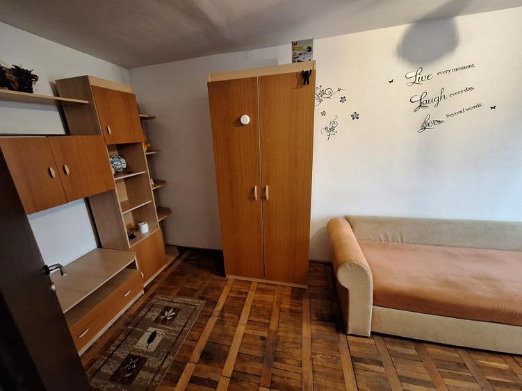200 euro!!!!Garsoniera Et 3 Zona Complexul Studentesc - 3