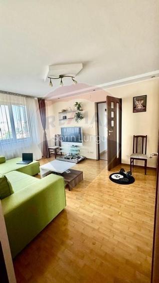 Apartament cu 3 camere semidecomandat, mobilat în 1 Mai Apartament cu 3 camere semidecomandat, mobilat în 1 Mai