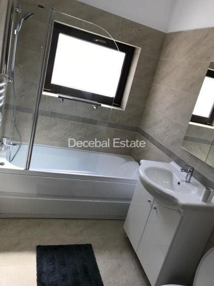 Apartament cu 2 camere semidecomandat, mobilat în Central