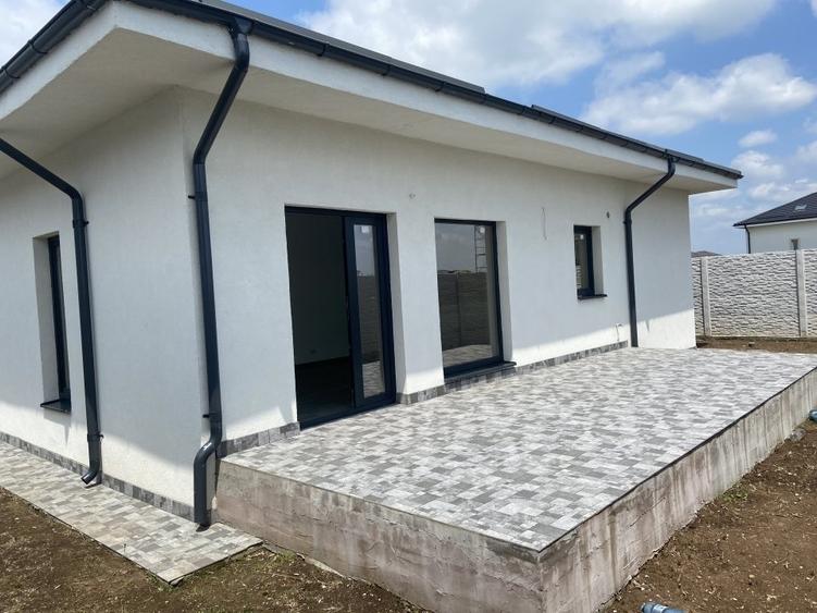 Casa parter 2025,incalzire in pardoseala3 dormitoare,2 bai,teren 320mp,1 parcare - 2