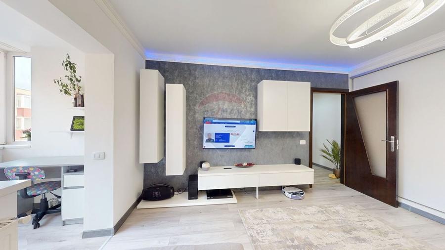 Apartament 3 camere, 2 băi, 2 parcări de vânzare zona Avantgarden 2 - 5