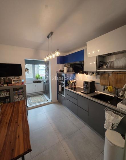 Vanzare apartament 3 camere Piata Alba Iulia