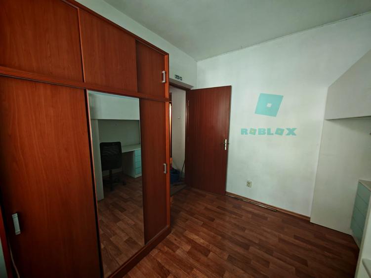 Ap. 3 camere,la 2-3 minute de mers la STB.Usor si rapid la metrou. - 8