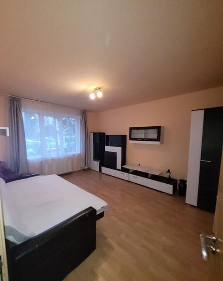 Inchiriez apartament decomandat Milea OMV - 7