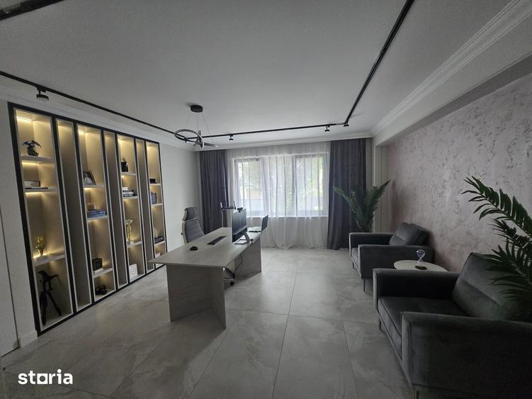 Casă cu 9 camere cu Teren 400 Mp în Semicentral