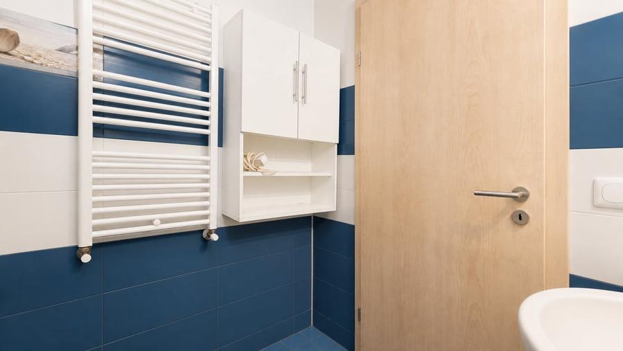 Apartament cu 2 camere decomandat, mobilat în Tractorul