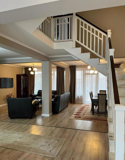 Vila de inchiriat cu 5 camere, zona Km 5 - 1