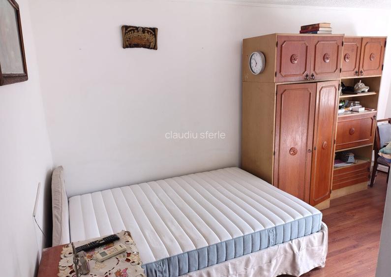 Garsoniera de inchiriat str. Podului, 21 mp, etaj 2, 800 lei Garsoniera de inchiriat str. Podului, 21 mp, etaj 2, 800 lei