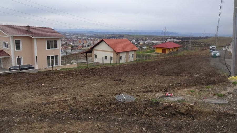 Vand 2 parcele de teren intravilan in Deva, pe Vulcan, suprafata 700 mp fiecare - 1