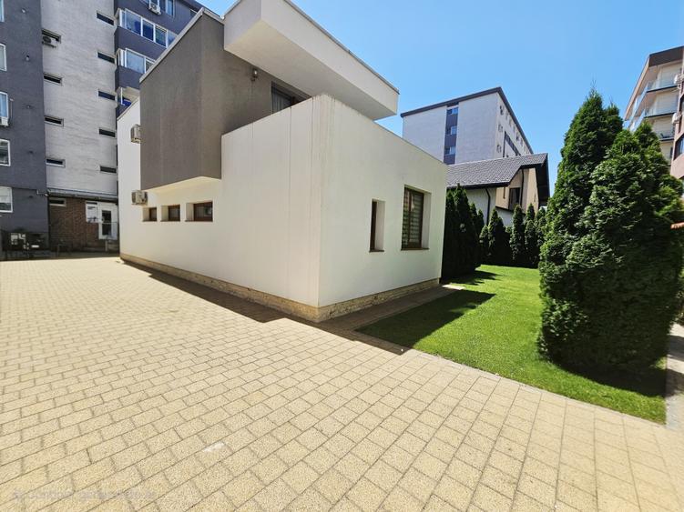 Casă de Lux cu Design Exclusivist – Eleganță, Rafinament și Confort - 1