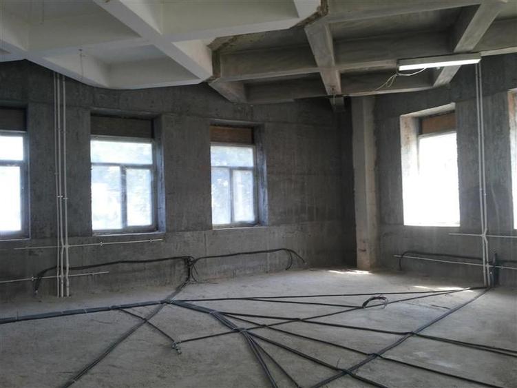 Cladire de birouri de vanzare - 3