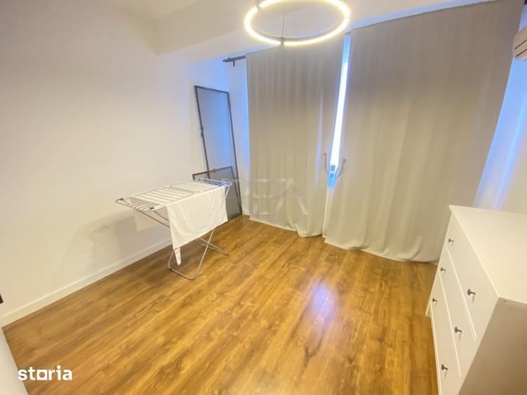 Apartament cu 3 camere semidecomandat în Parcul Carol