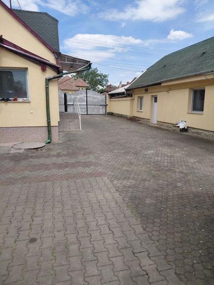 Casă cu 4 camere cu Teren 1000 Mp în Vințu de Jos