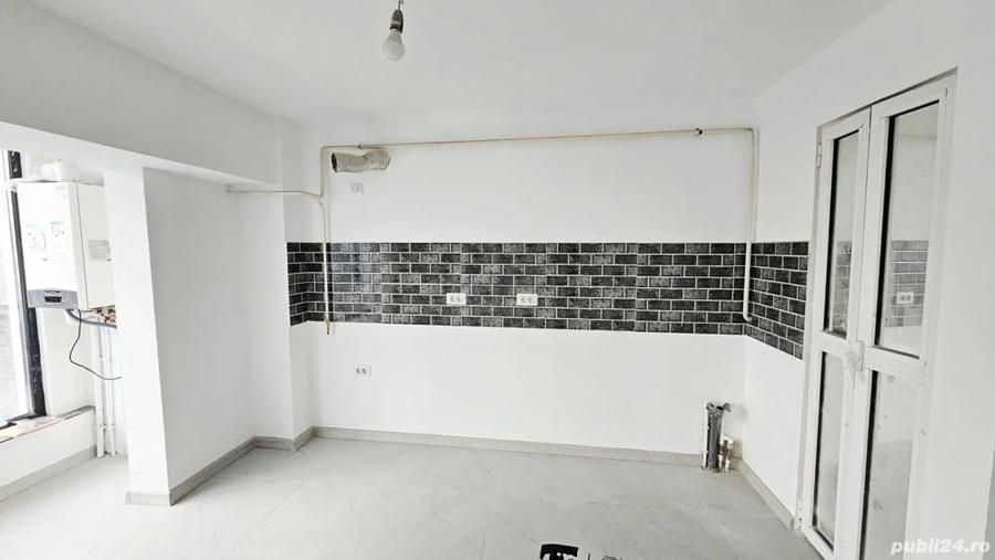 102mp din care: 54 mp este livingul iar 48 mp doua dormitoare si cele doua bai. Pret 119.900 Euro - 8