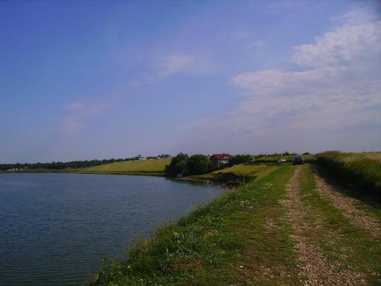 Teren intravilan 88000 mp: PE MALUL APEI - 4