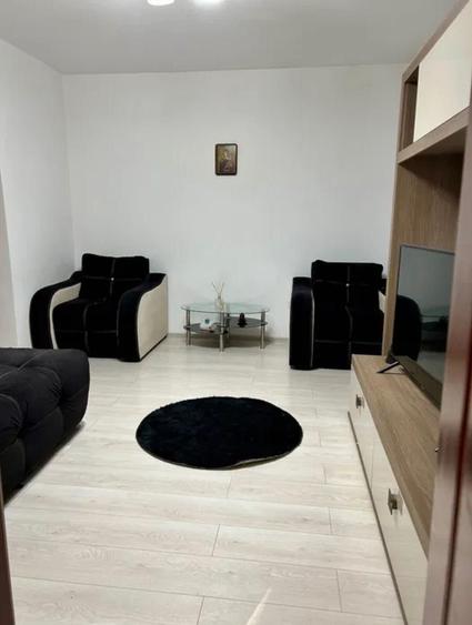 Apartament cu 2 camere semidecomandat în Democrației